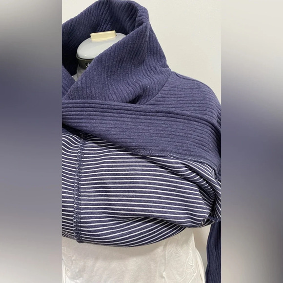 NWT Zella All Day Pullover Size Large - Picture 9 of 10